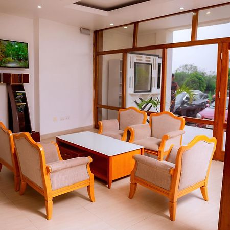 Quiet Haven Hotel Кигали Экстерьер фото