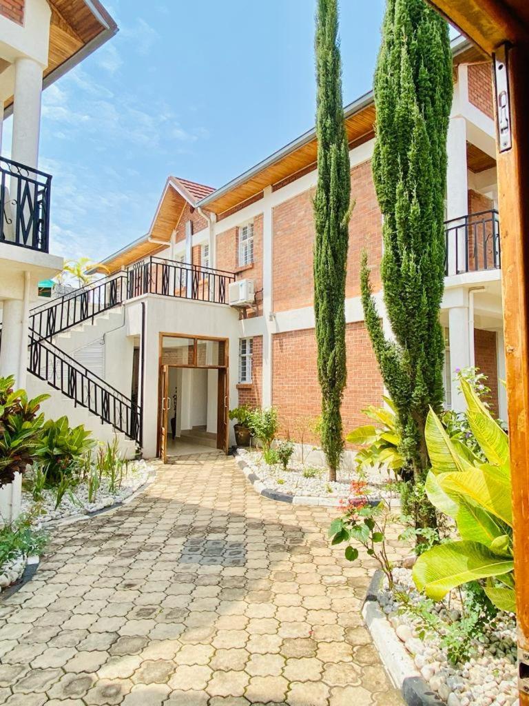 Quiet Haven Hotel Кигали Экстерьер фото