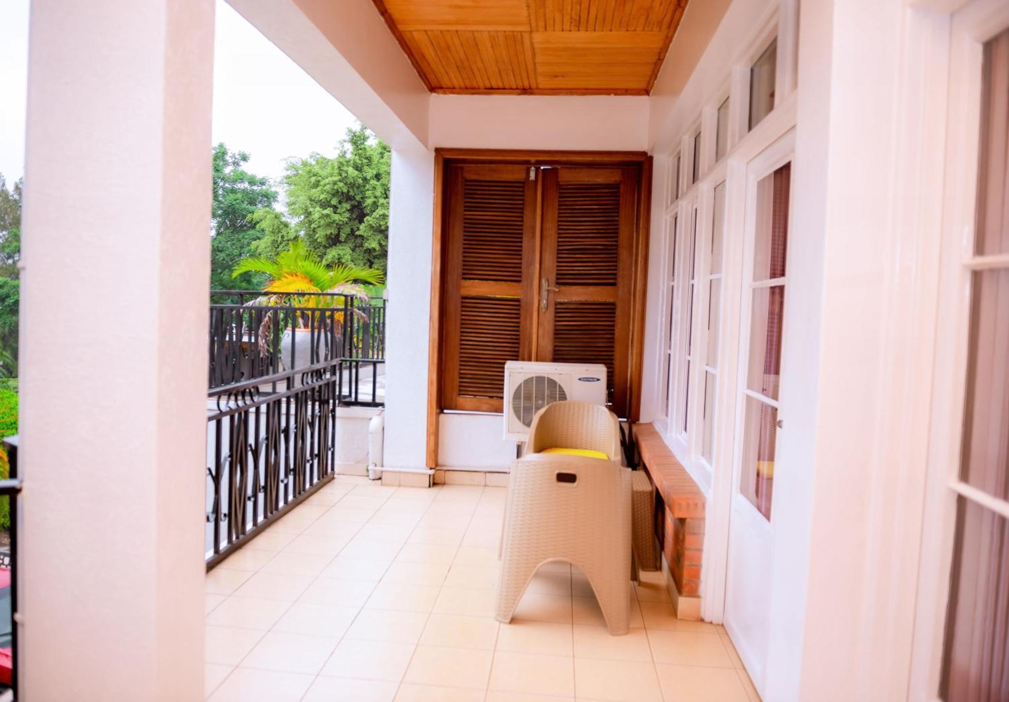 Quiet Haven Hotel Кигали Экстерьер фото